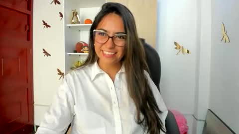 Isabella22 1 online show from 10/30/25, 06:30