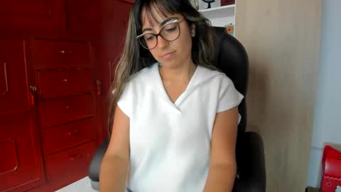 Isabella22 1 online show from 05/24/26, 03:50