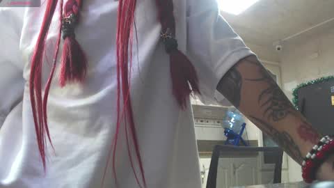 Snapshot of isabella__dark chatting on 12/24/24, 09:33    online show from 12/24/24, 09:33