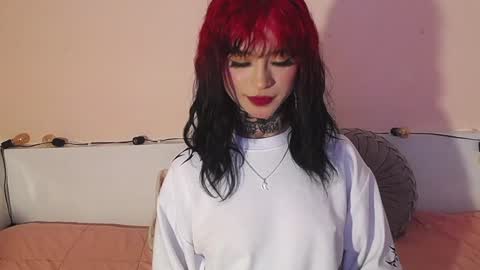 Snapshot of isabella__dark chatting on 12/26/24, 10:31    online show from 12/26/24, 10:31