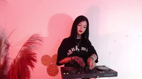 Snapshot of isabella__dark chatting on 01/03/25, 10:29    online show from 01/03/25, 10:29