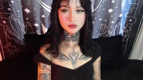 Snapshot of isabella__dark chatting on 01/13/25, 08:58    online show from 01/13/25, 08:58