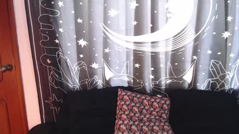 Snapshot of isabella__dark chatting on 01/15/25, 06:19    online show from 01/15/25, 06:19