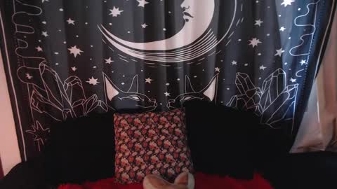 Snapshot of isabella__dark chatting on 01/15/25, 09:20    online show from 01/15/25, 09:20