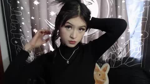 Snapshot of isabella__dark chatting on 01/17/25, 08:44    online show from 01/17/25, 08:44