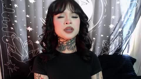 Snapshot of isabella__dark chatting on 01/20/25, 09:43    online show from 01/20/25, 09:43