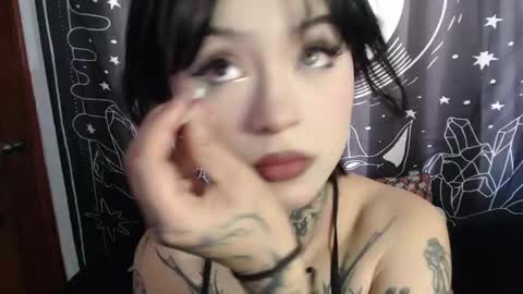 Snapshot of isabella__dark chatting on 01/22/25, 09:10    online show from 01/22/25, 09:10