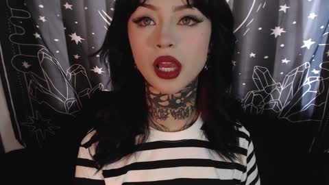 Snapshot of isabella__dark chatting on 01/28/25, 09:08    online show from 01/28/25, 09:08