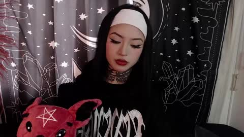 Snapshot of isabella__dark chatting on 02/04/25, 08:49    online show from 02/04/25, 08:49