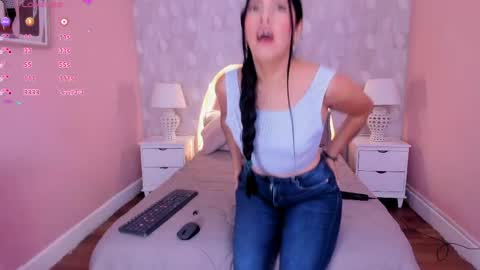 Snapshot of isabella__milf chatting on 04/29/26, 07:09 isabella__milf online show from 04/29/26, 07:09