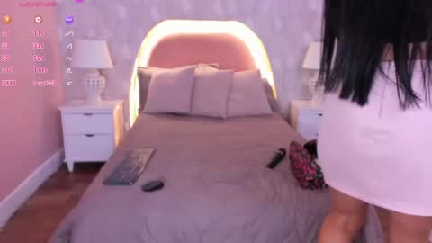 Snapshot of isabella__milf chatting on 05/14/26, 07:09 isabella__milf online show from 05/14/26, 07:09