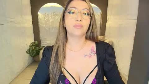 Isa  online show from 02/04/26, 01:06