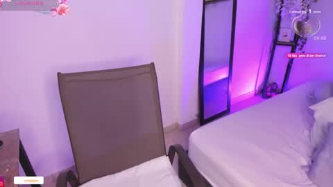 Snapshot of isabella_boyer chatting on 11/11/25, 06:52 isabella online show from 11/11/25, 06:52