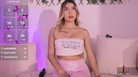 Snapshot of isabella_cox__ chatting on 03/06/25, 11:09 Isabella online show from 03/06/25, 11:09