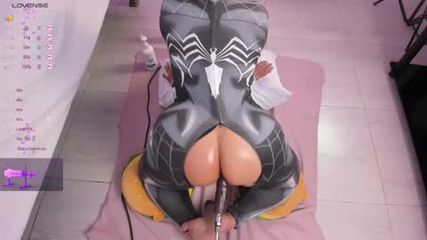 Snapshot of isabella_daniell chatting on 11/26/25, 05:41 Isa online show from 11/26/25, 05:41