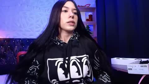 isabella dl online show from 01/03/25, 12:08