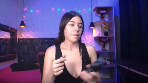 isabella dl online show from 02/03/25, 12:14