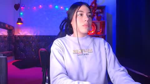 isabella dl online show from 02/26/25, 12:14