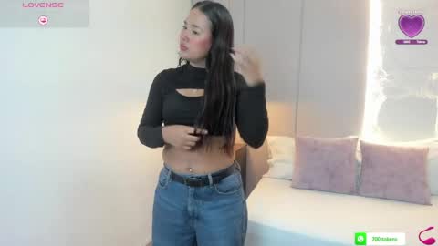 Snapshot of isabella_florez22 chatting on 04/24/26, 02:47 Isabel florez online show from 04/24/26, 02:47