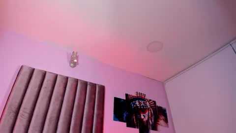 Snapshot of isabella_flowerss chatting on 04/08/26, 04:34 online show from 04/08/26, 04:34