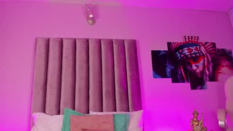 Snapshot of isabella_flowerss chatting on 04/19/26, 08:02 online show from 04/19/26, 08:02