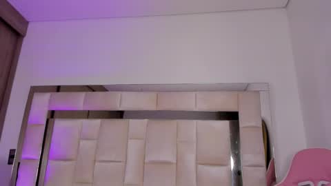 Snapshot of isabella_gomez11 chatting on 02/03/25, 09:39 isabella_gomez11 online show from 02/03/25, 09:39