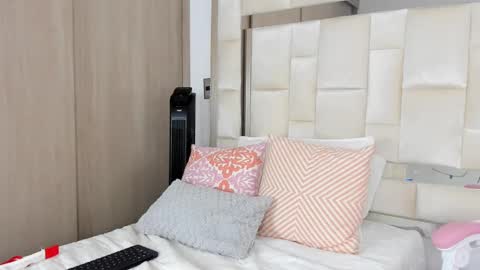 Snapshot of isabella_gomez11 chatting on 02/13/25, 09:17 isabella_gomez11 online show from 02/13/25, 09:17