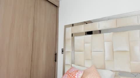 Snapshot of isabella_gomez11 chatting on 02/17/25, 09:41 isabella_gomez11 online show from 02/17/25, 09:41