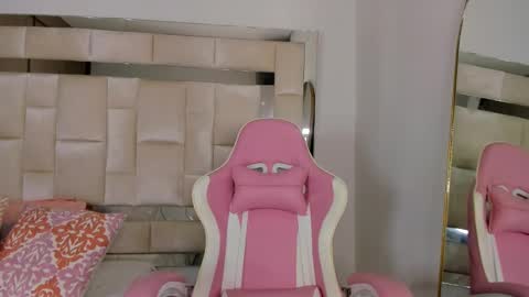 Snapshot of isabella_gomez11 chatting on 03/02/25, 12:20 isabella_gomez11 online show from 03/02/25, 12:20