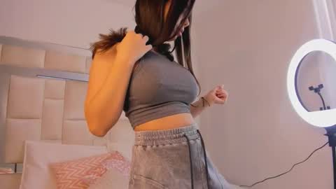 Snapshot of isabella_gomez11 chatting on 12/05/25, 04:14 isabella_gomez11 online show from 12/05/25, 04:14