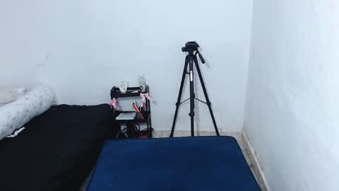 Snapshot of isabella_hots chatting on 04/11/26, 11:03 estefania online show from 04/11/26, 11:03