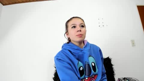 isabella_jaramillo online show from 10/19/25, 12:17