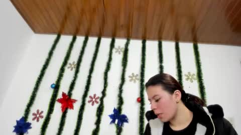 isabella_jaramillo online show from 11/24/25, 12:16