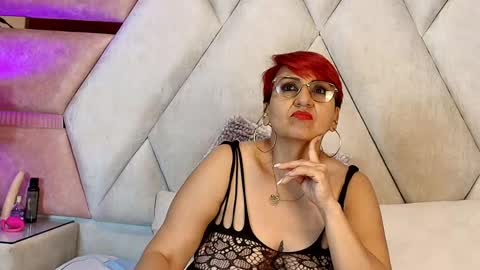 Snapshot of isabella_luxet chatting on 05/30/26, 08:06 isabella_luxet online show from 05/30/26, 08:06