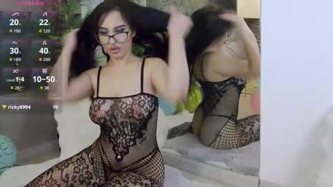 Isabella online show from 10/25/25, 06:57