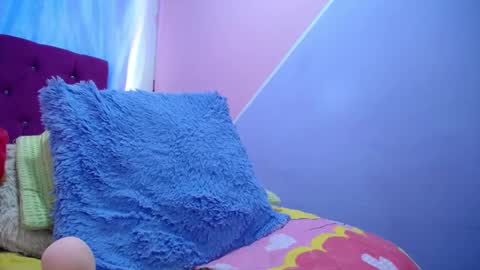 Snapshot of isabella_nice_ chatting on 09/17/25, 03:03 abby online show from 09/17/25, 03:03