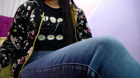 Snapshot of isabella_nice_ chatting on 09/30/25, 02:33 abby online show from 09/30/25, 02:33