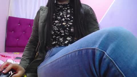 Snapshot of isabella_nice_ chatting on 10/03/25, 04:04 abby online show from 10/03/25, 04:04