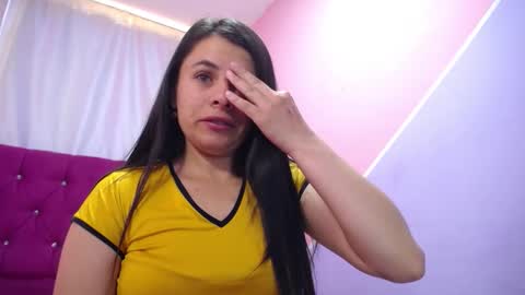 Snapshot of isabella_nice_ chatting on 10/28/25, 02:53 abby online show from 10/28/25, 02:53