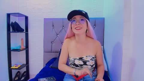 Isabella online show from 06/09/26, 07:03