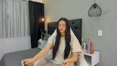 Snapshot of isabella_nowa chatting on 02/15/26, 12:03 Isabella Nowa online show from 02/15/26, 12:03