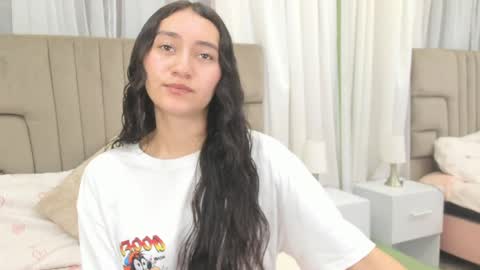 Snapshot of isabella_nowa chatting on 04/10/26, 11:48 Isabella Nowa online show from 04/10/26, 11:48