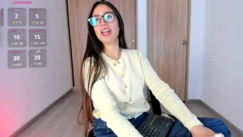 Snapshot of isabella_ospina chatting on 05/27/26, 04:04 isabella_ospina online show from 05/27/26, 04:04