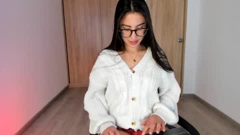 Snapshot of isabella_ospina chatting on 05/30/26, 08:17 isabella_ospina online show from 05/30/26, 08:17