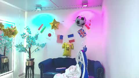 Isabella  online show from 07/16/26, 11:49