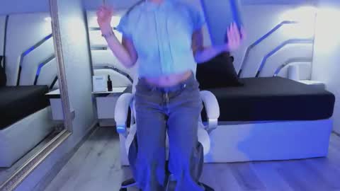 Snapshot of isabella_santamaria chatting on 11/23/25, 03:06 Isa online show from 11/23/25, 03:06