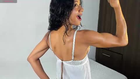 Snapshot of isabella_savina chatting on 06/25/26, 11:31 Isabella online show from 06/25/26, 11:31