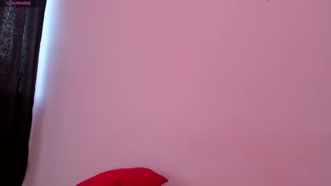 isabella online show from 12/29/24, 10:25