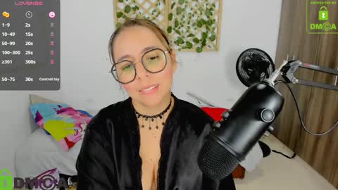 Isabella online show from 11/05/25, 09:48