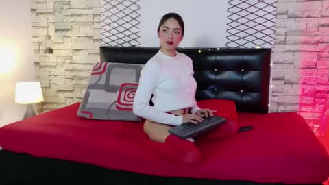 isabella_tayllor_ online show from 02/23/26, 07:44